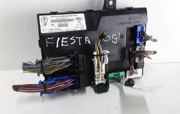 Ford Fiesta Comfort/convenience module 8V5115K600CF