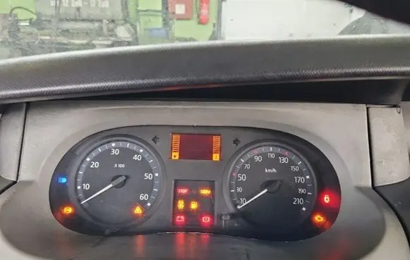 Speedometer (instrument cluster)