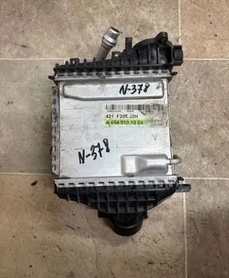 Mercedes-Benz E W213 Intercooler radiator 421F205J2H A6540101004