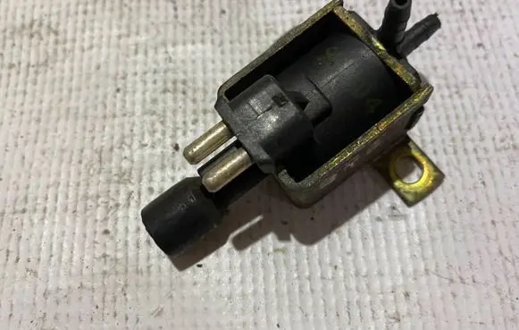 Mercedes-Benz E W210 Turbo solenoid valve a0015408697 0015408697