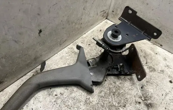 Hyundai Santa Fe Hand brake release handle 597102B300J4