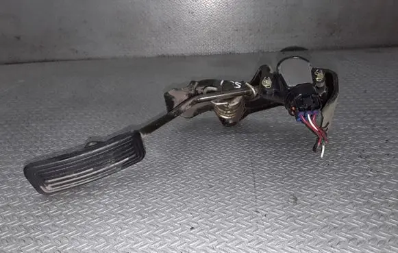 Toyota Corolla Verso E121 Accelerator throttle pedal