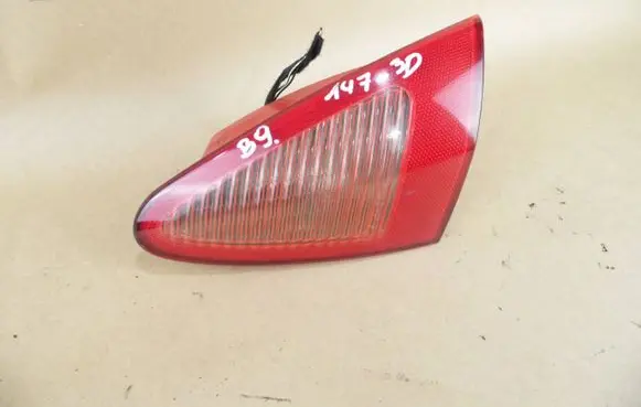 Alfa Romeo 147 Tailgate rear/tail lights 03321010 46747825