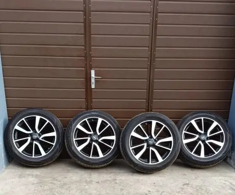 Nissan X-Trail T32 R19 alloy rim 4CB3A