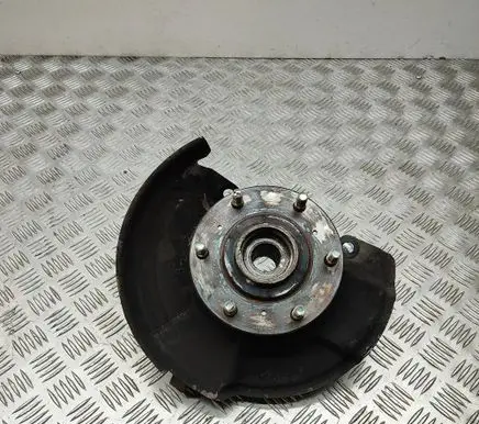 Mitsubishi L200 Front wheel hub MR992377