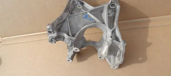 Audi A4 S4 B9 8W Engine mounting bracket 8W0399295E
