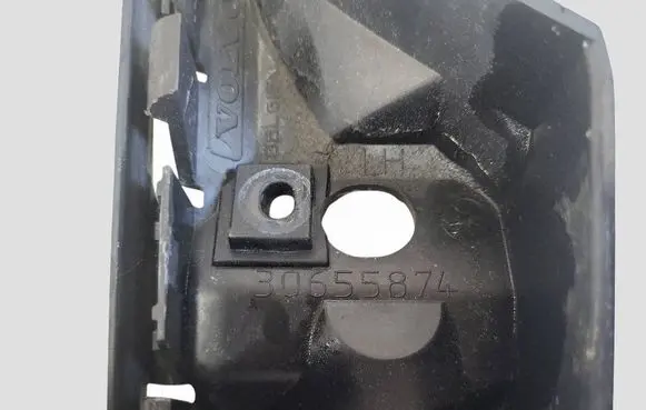 Volvo V50 Front bumper mounting bracket 30655874