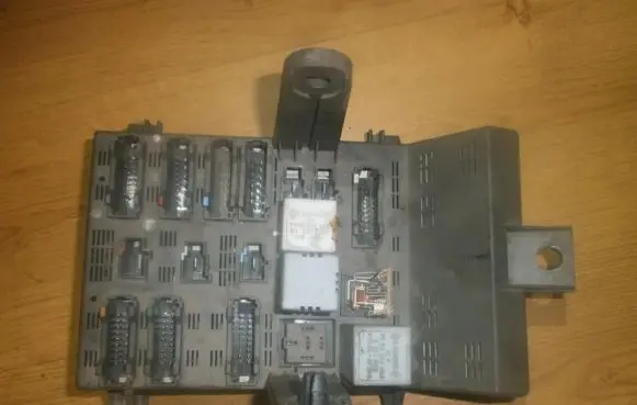 Renault Laguna I Fuse box set