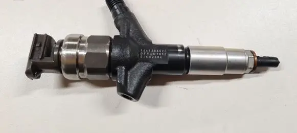 Subaru Legacy Fuel injector 16613AA020 DENSO7890 01K2584