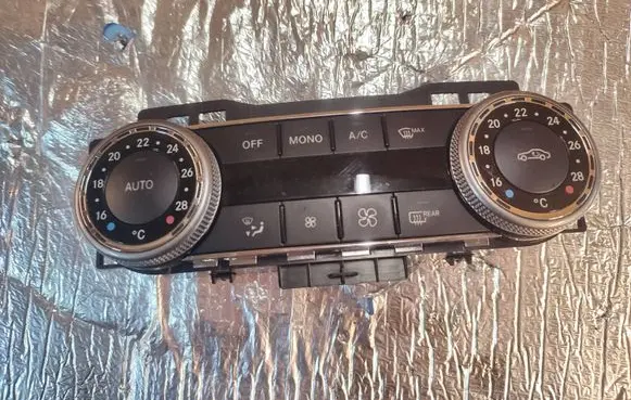 Mercedes-Benz C W204 Climate control unit 2048305790 SW330800 Q01HW0708