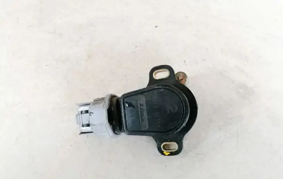 Nissan X-Trail T30 Accelerator throttle pedal 189195y700