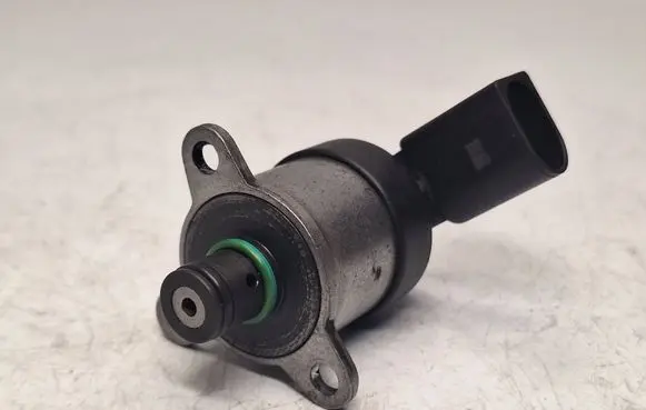BMW 3 E90 E91 Fuel pressure sensor 0928400560 13517787186