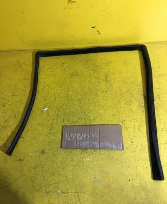 Mercedes-Benz ML W164 Rear door window/glass frame A1647350825
