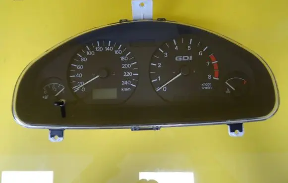 Mitsubishi Carisma Speedometer (instrument cluster) MR308415