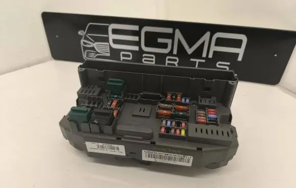 BMW X5 E70 Fuse module 518967010C B010107500 697638402