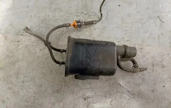 Active carbon filter fuel vapour canister
