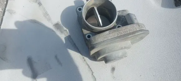 Volkswagen Sharan Throttle valve 038128063J