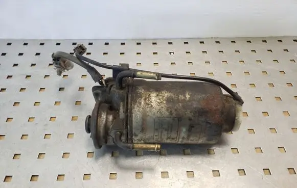 Toyota Avensis T250 Fuel filter housing 