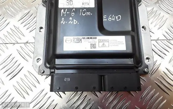 Mazda 6 Engine control unit/module R2BH18881C 2757000212