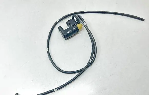Volvo XC40 Turbo solenoid valve 31339808 70466400 19T007