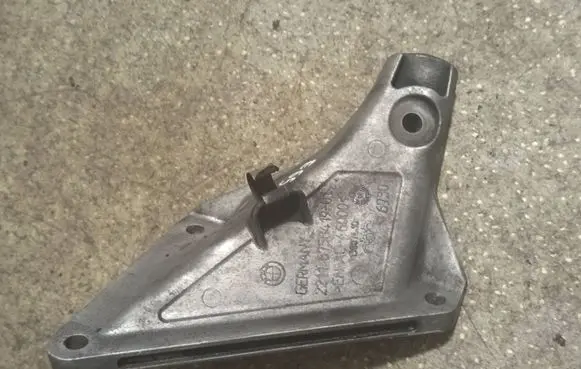 BMW 7 E65 E66 Engine mounting bracket 6758419 13807410 AC46000