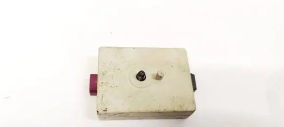 BMW 3 E90 E91 Antenna control unit 911062103 213675-10