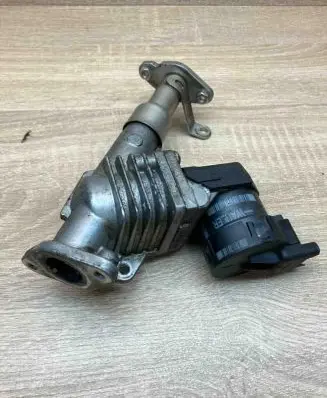 BMW 3 E90 E91 EGR valve 7563241 110607