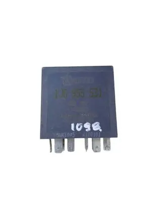 Volkswagen Golf IV Window wiper relay 1J0955531