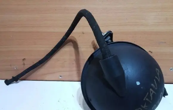 Seat Toledo II (1M) Vacuum air tank 054129808