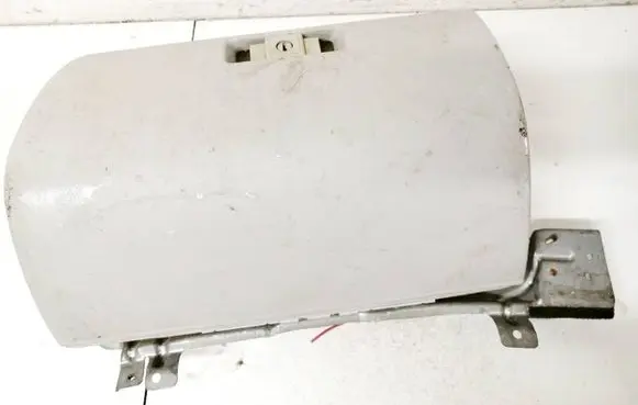 Mitsubishi Pajero Sport I Glove box