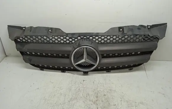 Front bumper upper radiator grill