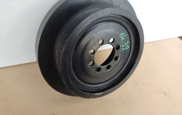 BMW 5 F10 F11 Crankshaft pulley 7573654