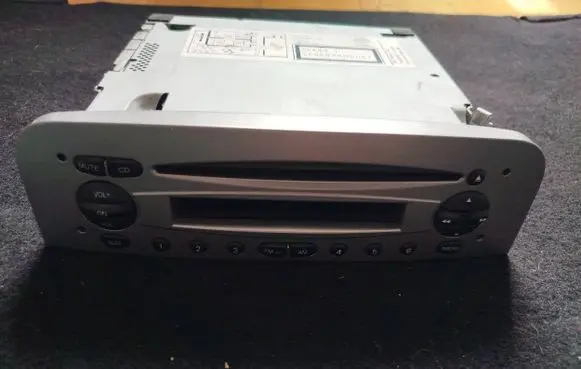 Alfa Romeo 147 Radio/CD/DVD/GPS head unit 7646304316 1560745540
