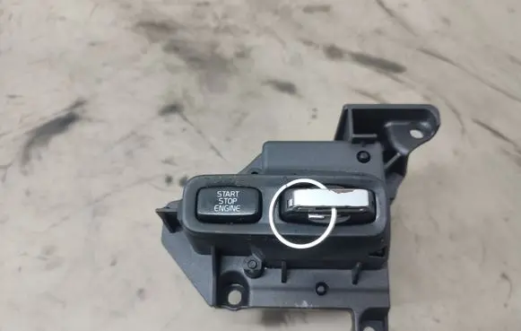Volvo V70 Ignition lock 3043A6G9FXCVR