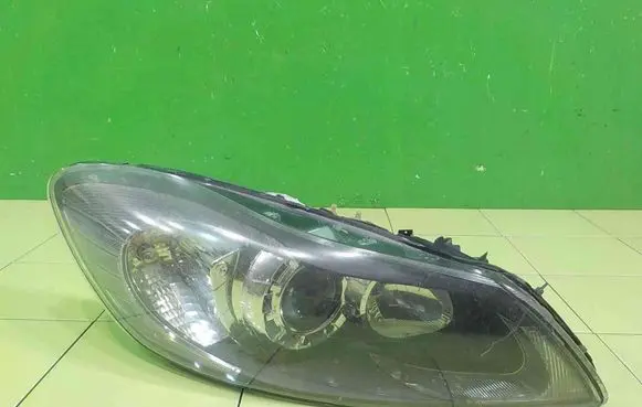 Volvo C30 Headlight/headlamp 0301255602