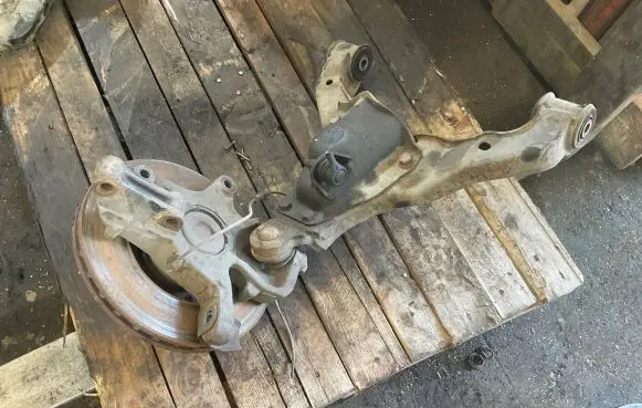 Mercedes-Benz Sprinter W906 Front wheel hub spindle knuckle