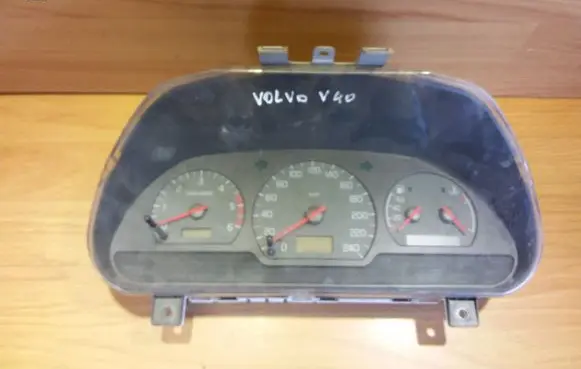 Volvo S40, V40 Speedometer (instrument cluster) 30864182007