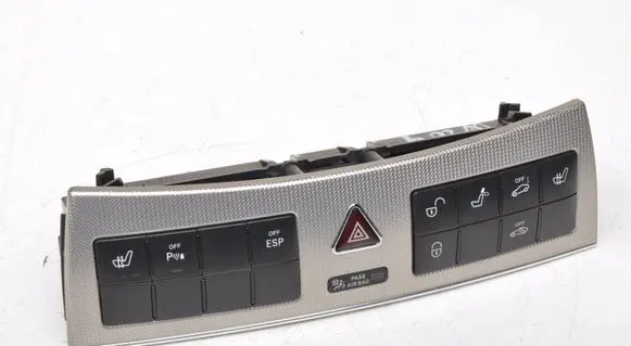 Mercedes-Benz CLK A209 C209 Central console control unit A2096890031