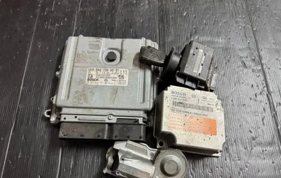 Engine ECU kit and lock set