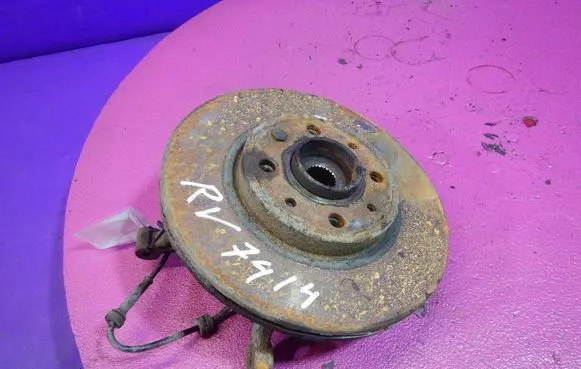 Fiat Punto (188) Front wheel hub spindle knuckle
