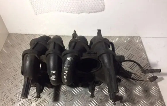 Renault Kangoo I Intake manifold 8200084515 8200084509