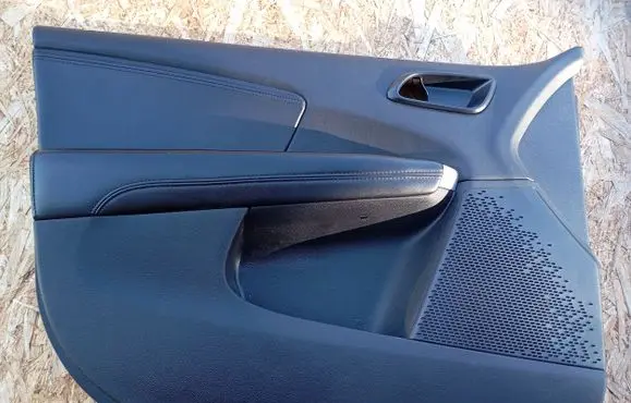 Fiat Freemont Front door card panel trim 3001023LFN 1QF251X9AG 5AEBFD320
