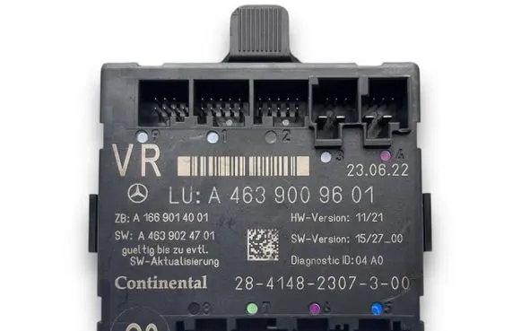 Mercedes-Benz G W463 2nd Gen Central body control module S3335 A4639009601