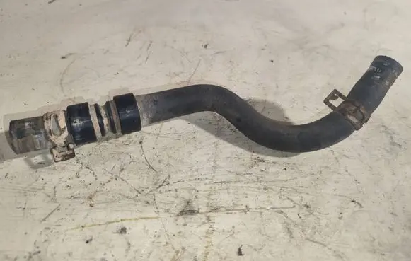 Engine coolant pipe/hose