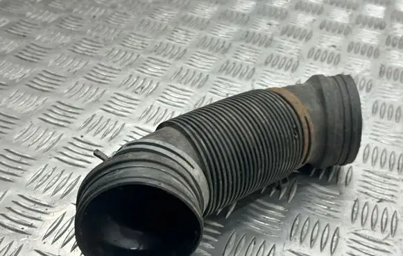 Volkswagen PASSAT B6 Air intake hose/pipe 446149 1K0129684L