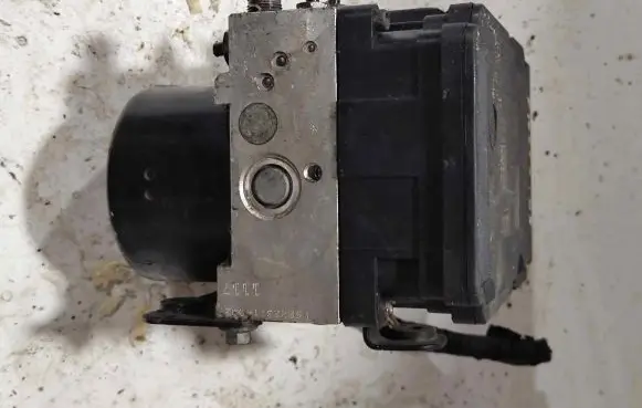 Ford Fiesta ABS Pump AV592C405EA 10021206604 A426G