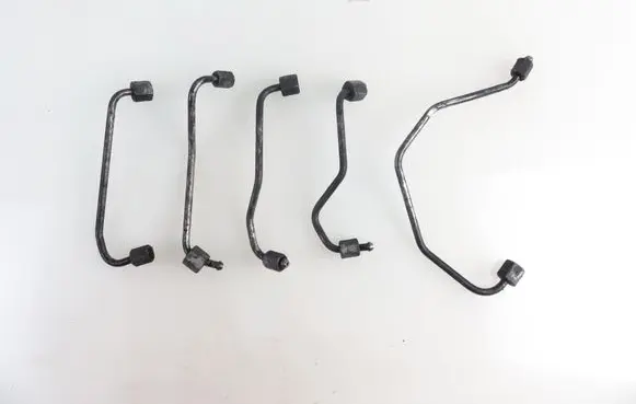 KIA Sorento Fuel injector supply line/pipe 