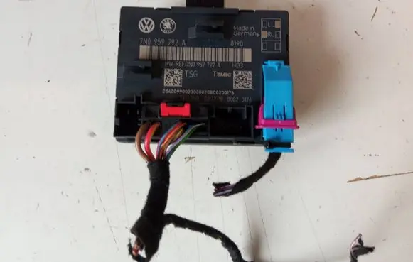 Skoda Superb B6 (3T) Door control unit/module 7N0959792A