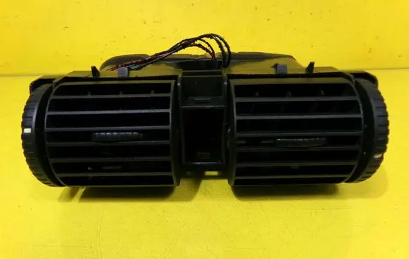 Opel Astra G Dash center air vent grill 90560344
