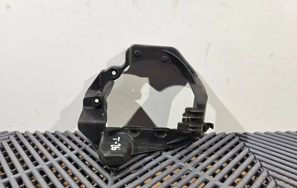 Lexus CT 200H Fog light bracket 5212576030